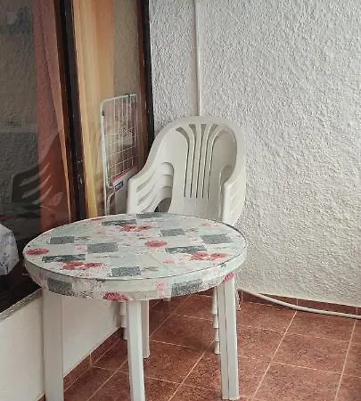Apartamento Con Vistas Al Puerto Deportivo Fuentes *